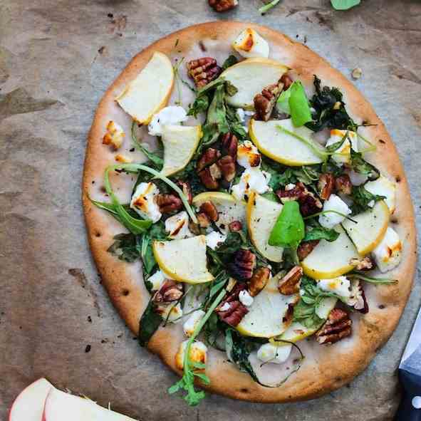 Arugula Apple and Goats Cheese Flatbread 