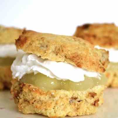 Apple and Cinnamon Scones