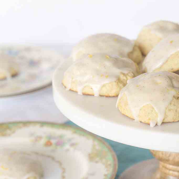 Vanilla Bean Ricotta Cookie