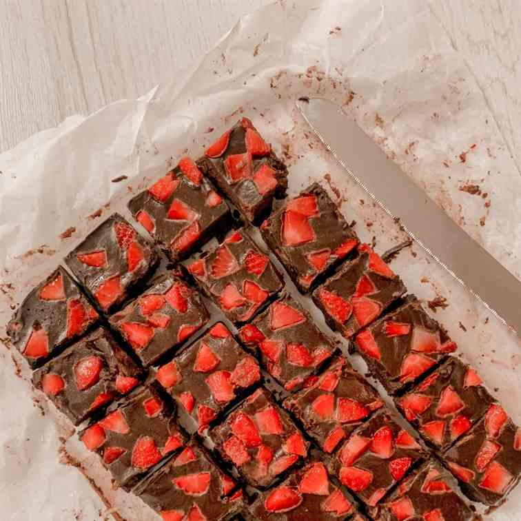 Strawberry Chocolate Homemade Fudge