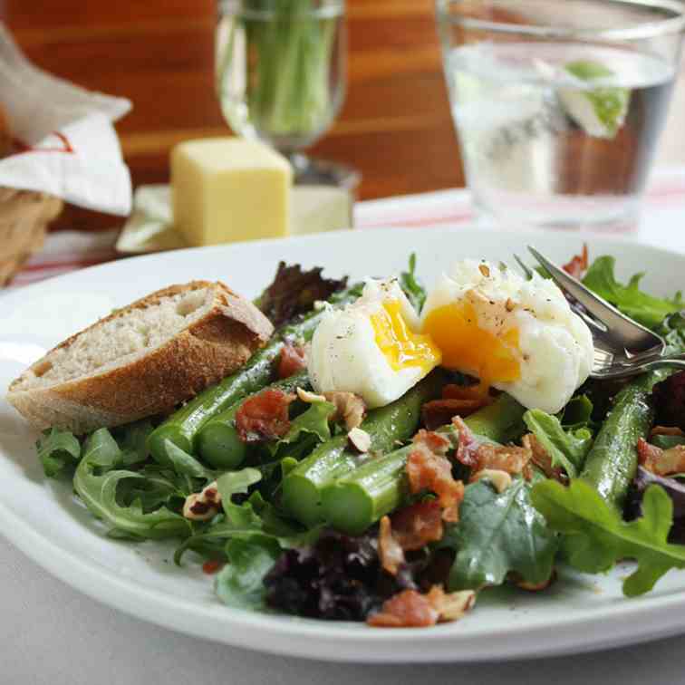 Bacon, Eggs, and Asparagus Salad