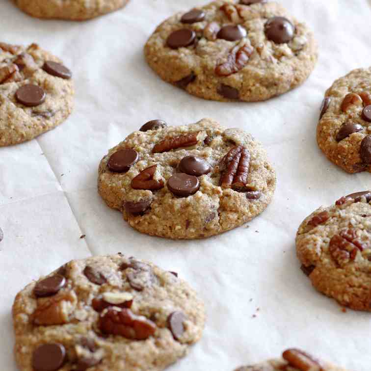 Pecan Cookies with Chocolate Chips