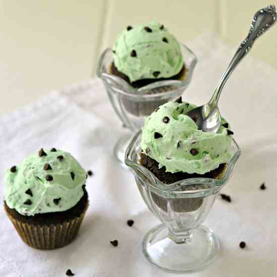 Chocolate Cupcakes with Mint Chocolate Chi