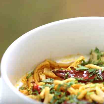 How to make Rajasthani Papad Gathiya Curry