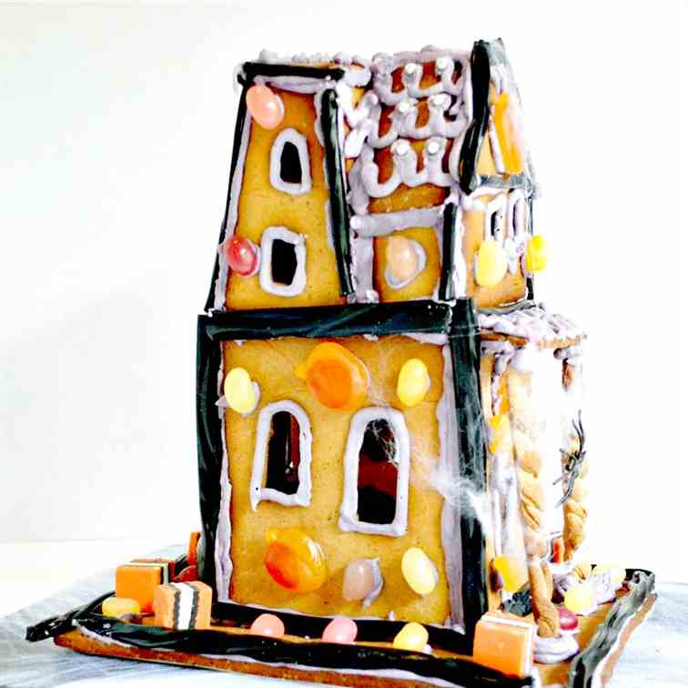 Halloween Gingerbread house