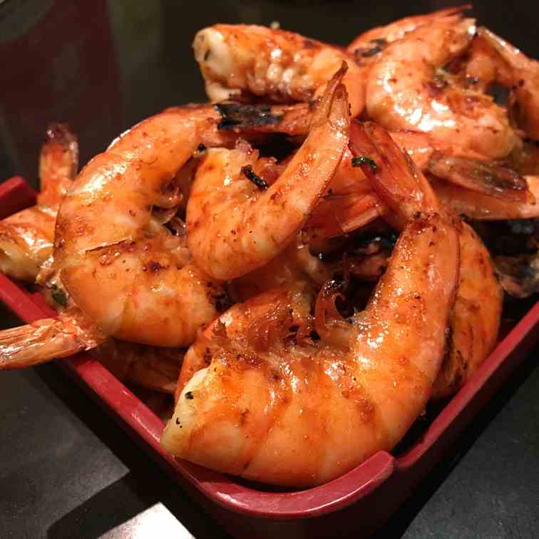 Fried shrimp with garlic and lemon juice