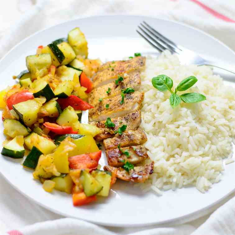 Chicken breast with vegetables and rice