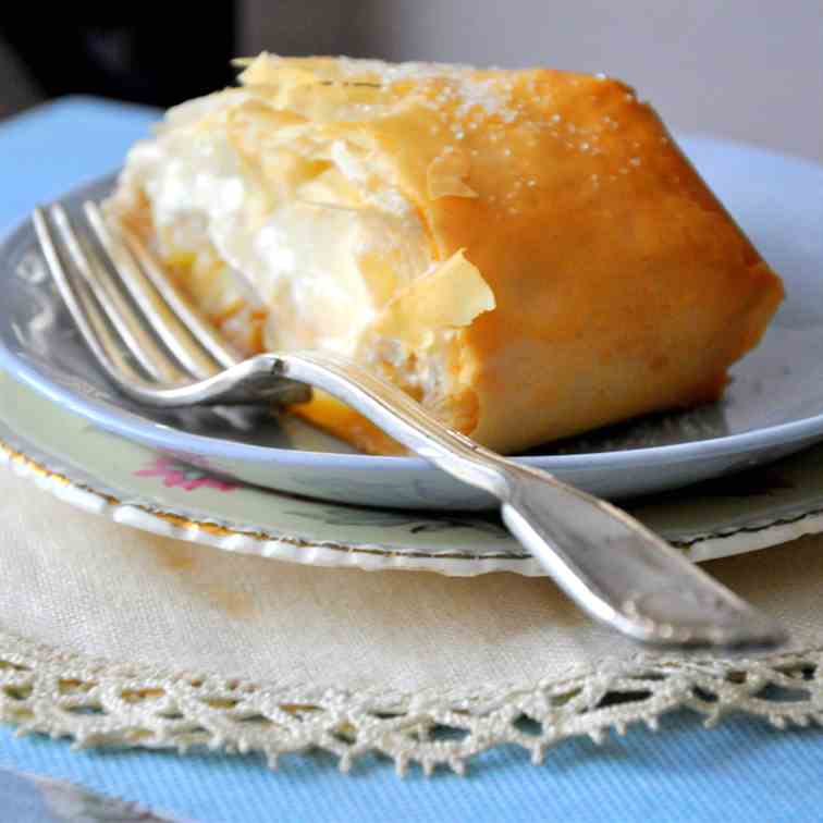 Cheese & apple strudel