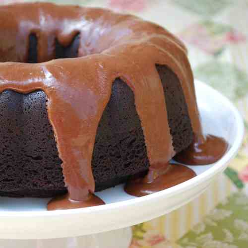 Root Beer Float Bundt Cake