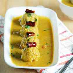 Lentil Balls in Coconut Gravy