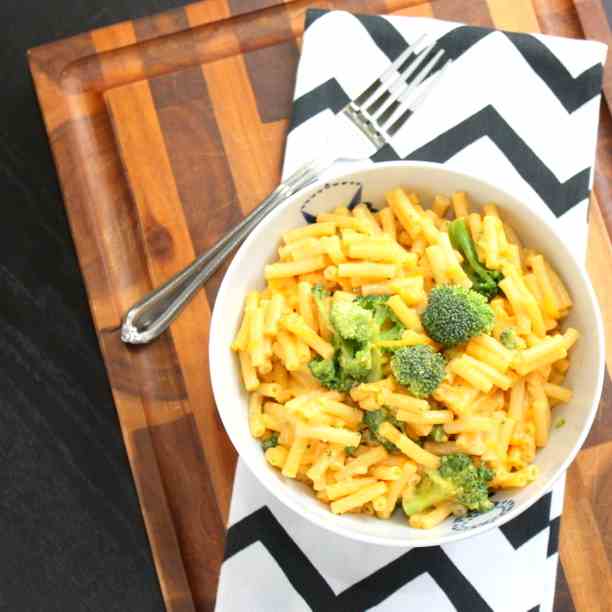 Broccoli & Cheddar Mac & Cheese