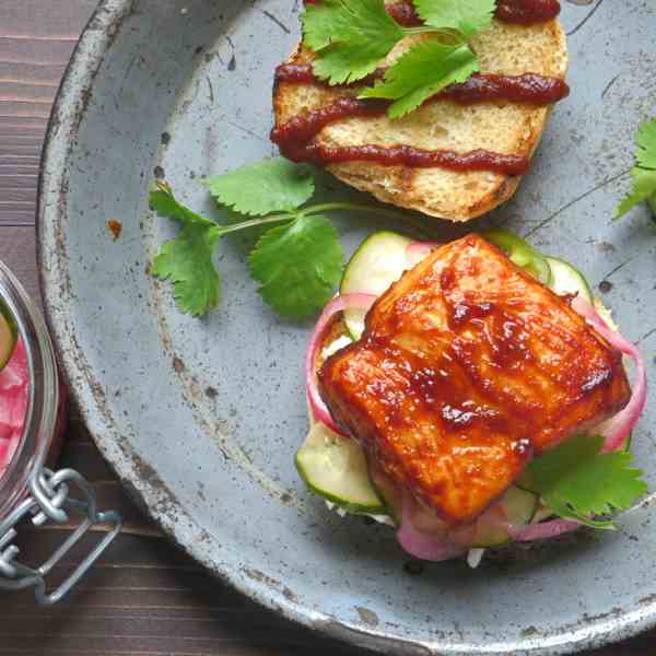 cedar-planked salmon sliders