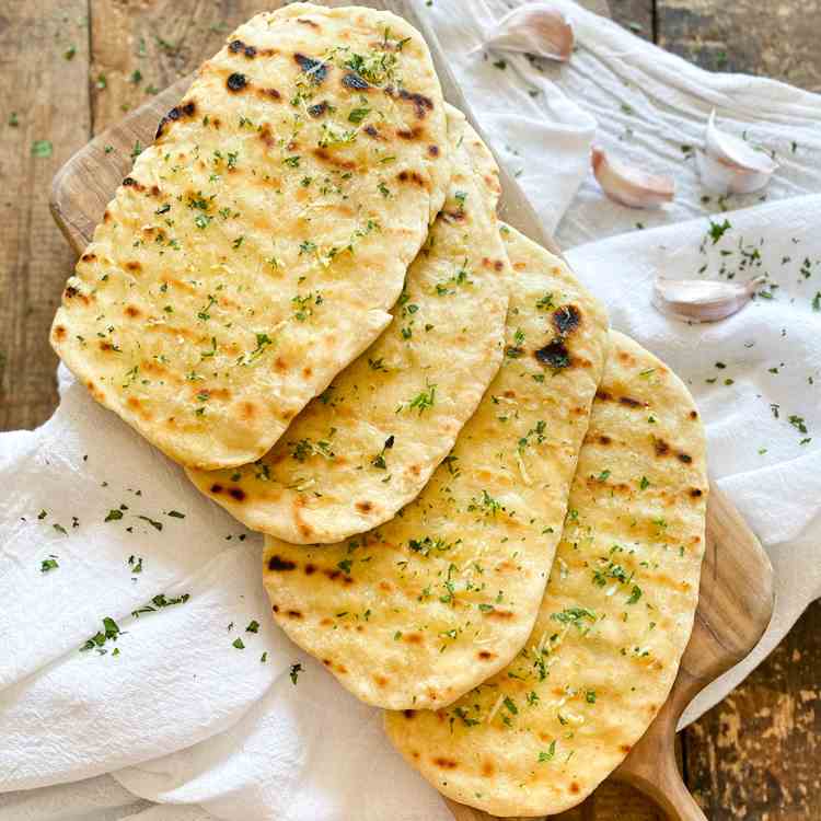 Incredible 5-MINUTE Garlic Flatbread 