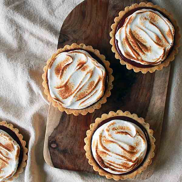 Raspberry meringue tartlets