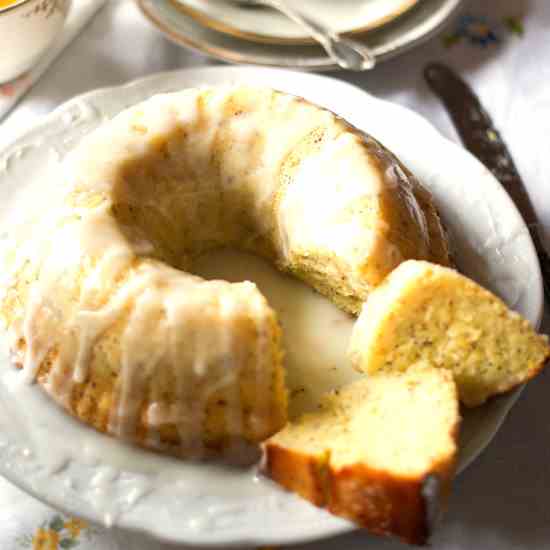 Yogurt, Lemon and Poppy Seed Bundt Cake