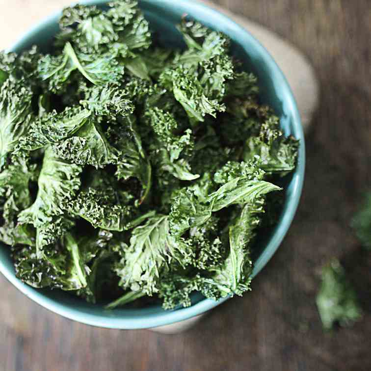 Jerk kale crisps