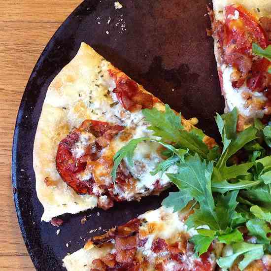 BLT Pizza with White Sauce