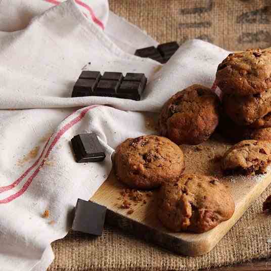 Chocolate pecan cookies