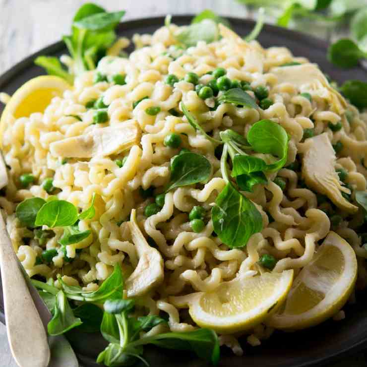 Pasta with artichokes and peas