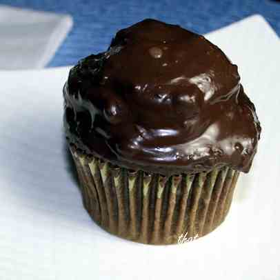 Peanut Butter Chocolate Cupcakes