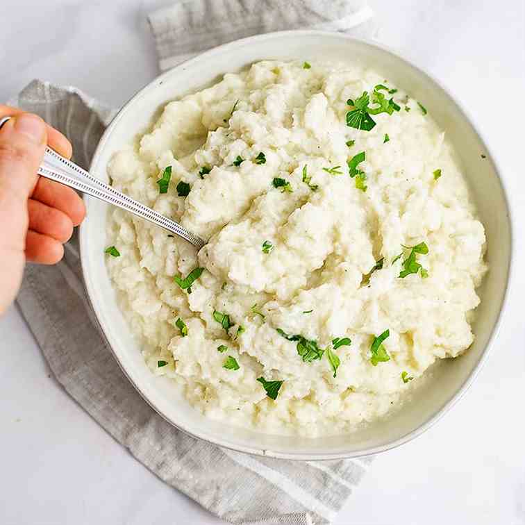 Vegan Garlic Mashed Cauliflower