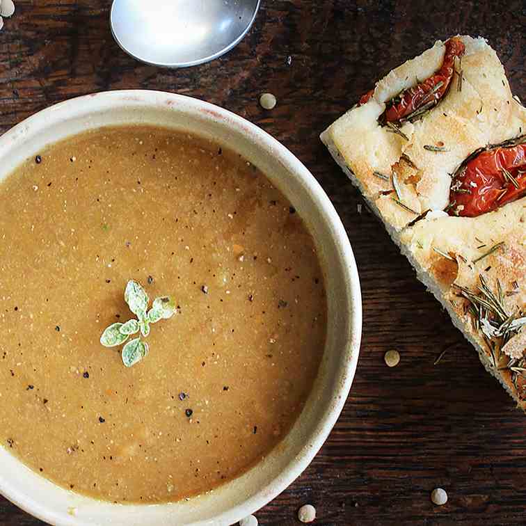 Carrot and lentils soup