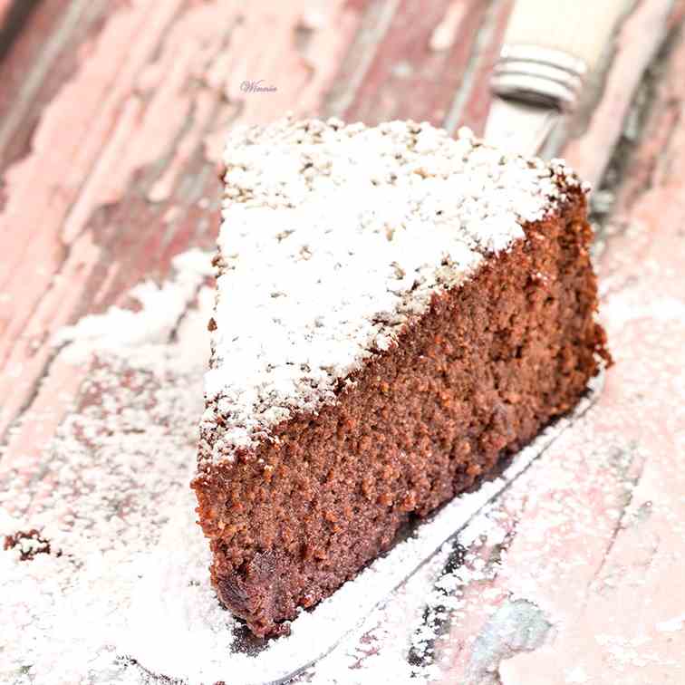 Flourless Beetroot Chocolate Cake - GF