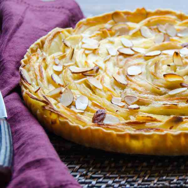 apple frangipane tart