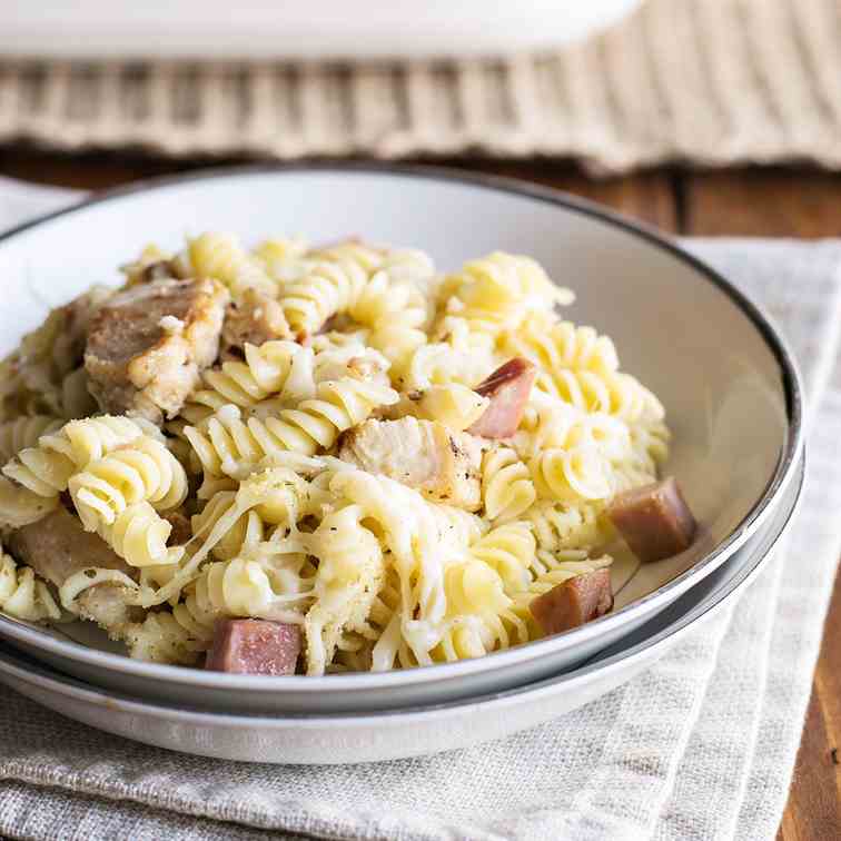 10 Minute Chicken Cordon Bleu Pasta