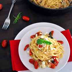 Pasta with Tomatoes, Basil and Feta