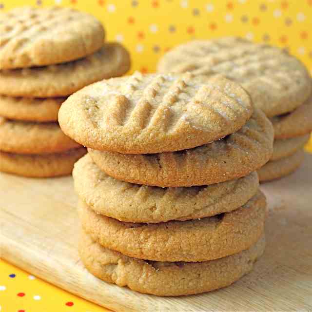 Classic Peanut Butter Cookies