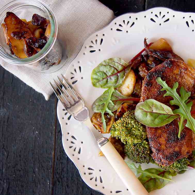 Spicy pork chops with apple chutney