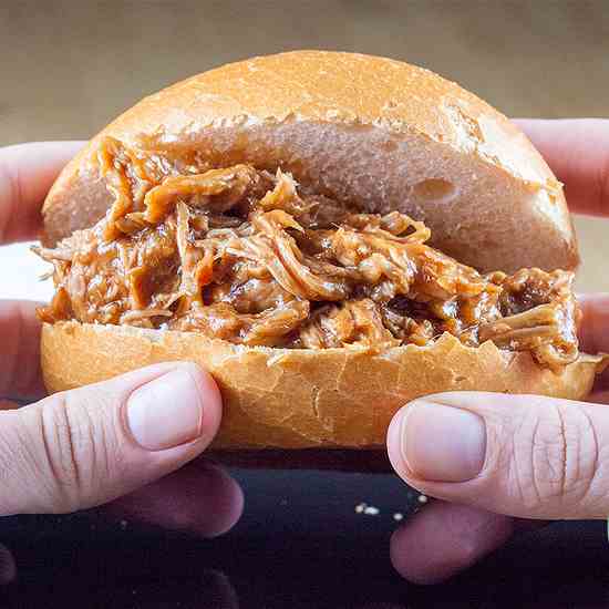 Pulled pork sandwich