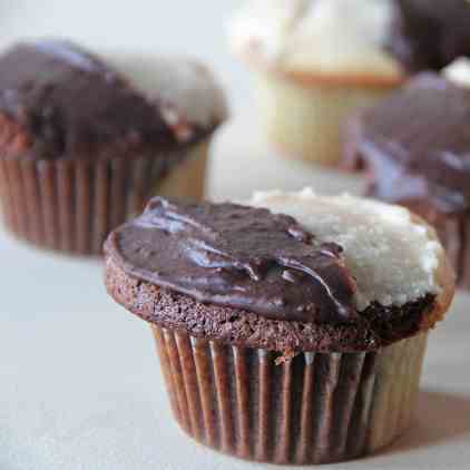 Black-and-White cupcakes