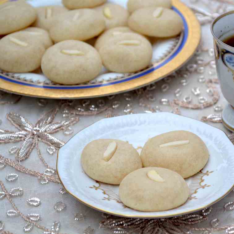 Ghraybeh [ Arabic Butter Cookies]