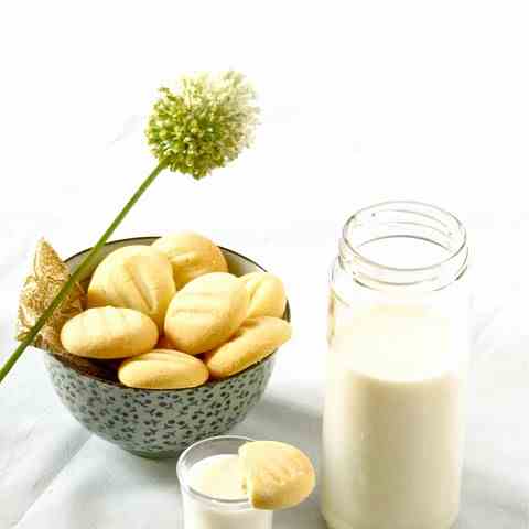 Melting Moments - dainty eggless cookies