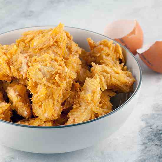 Deep-fried potato chip chicken