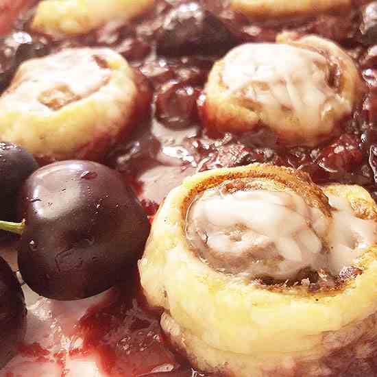 Cinnamon Rolls Cherry Cobbler