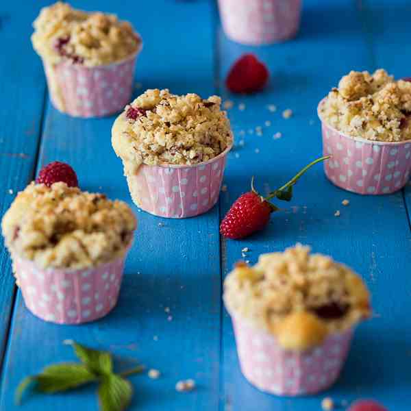 Raspberry almond uffins