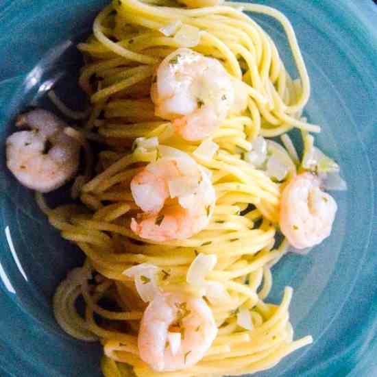 15 Minute Buttery Garlic Shrimp Pasta