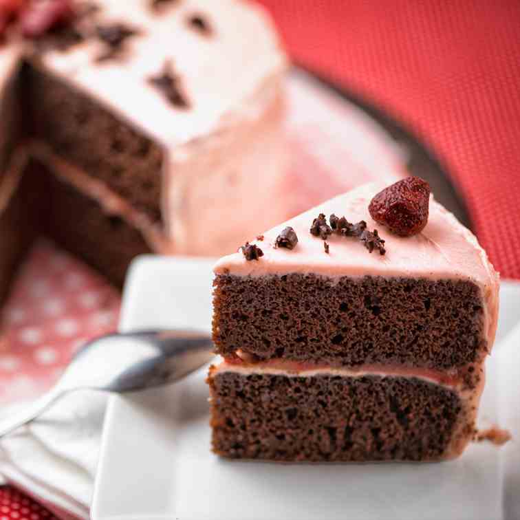 Chocolate Strawberry Cake with Butter Fros