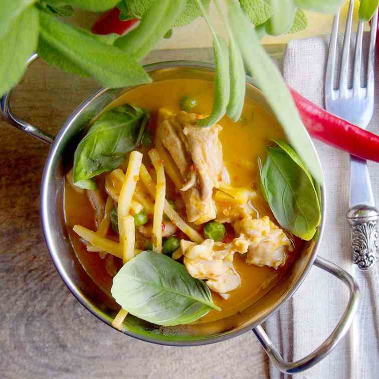 Thai red curry with chicken