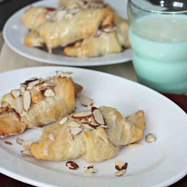 Cranberry Apple Crescent Rolls