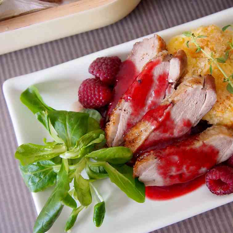 Duck breasts with raspberry sauce