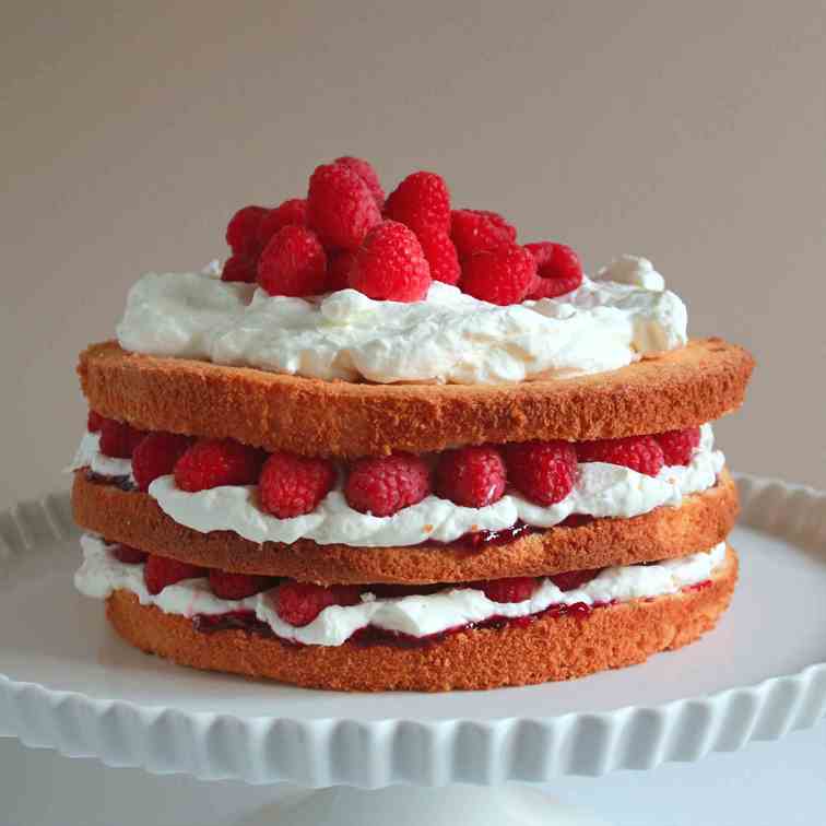 Raspberry and Cream Sponge Cake