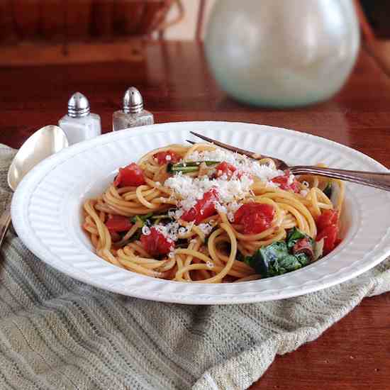 One-Pot Pasta with Spinach & Tomatoes
