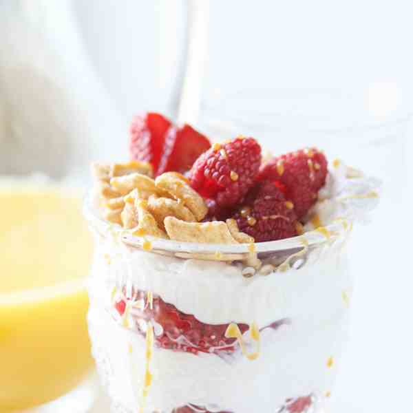 cinnamon berry crisp yogurt parfait