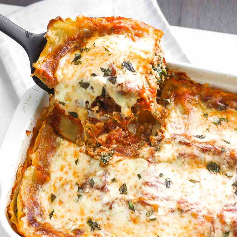 Creamy Spinach Tomato Vegetarian Lasagna