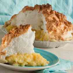 Mile High Pineapple Cream Pie