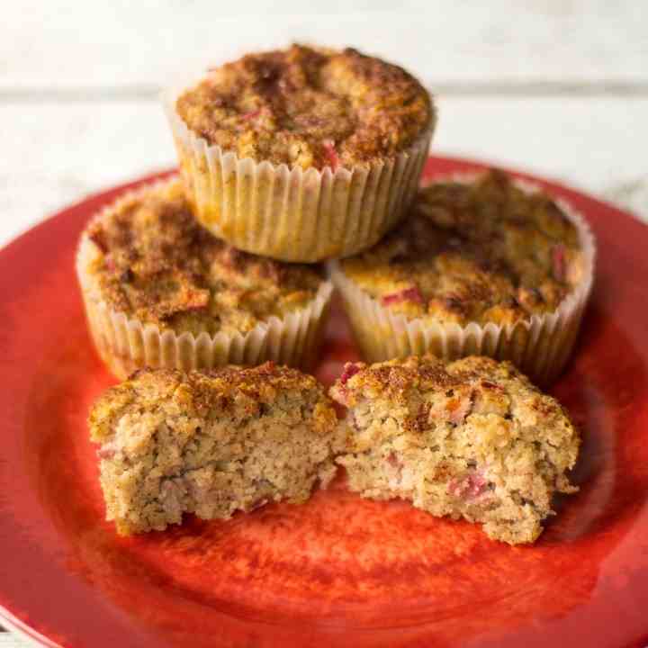 Cinnamon Rhubarb Muffins